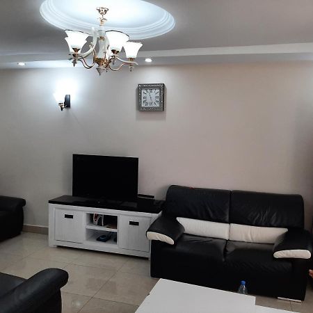 Signorile Jo Apartment Yaounde Exterior photo